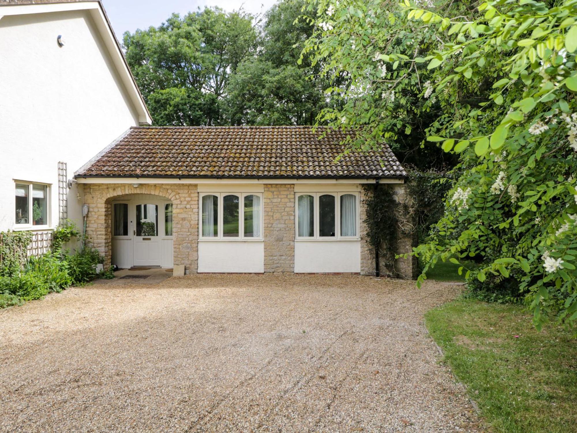 Garden Cottage Acton Turville Exterior photo